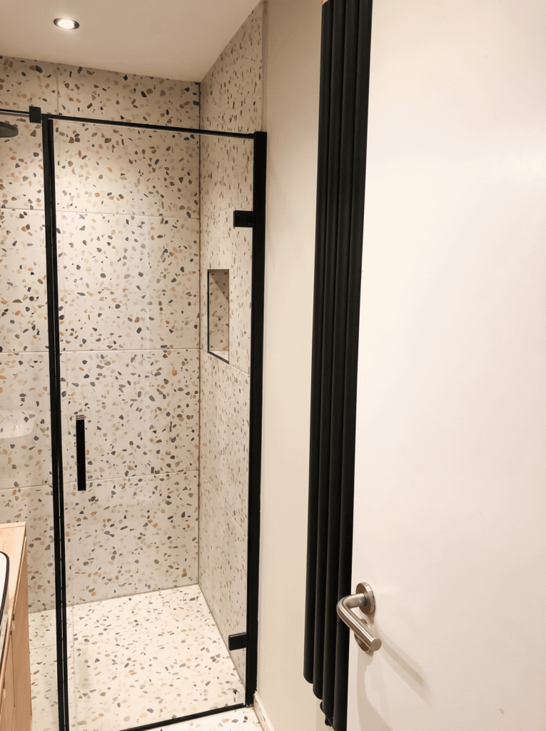 Luxe badkamer met terrazzo — Amsterdam Oud-West