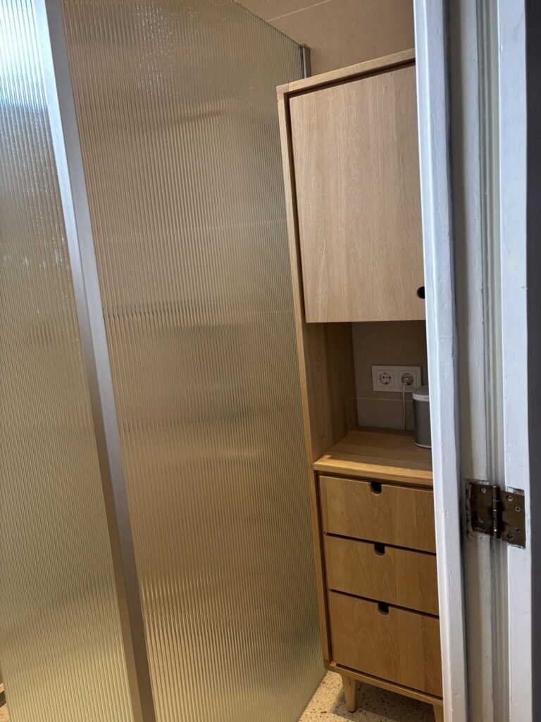 Badkamer & toilet compleet vernieuwd — Bos en Lommer